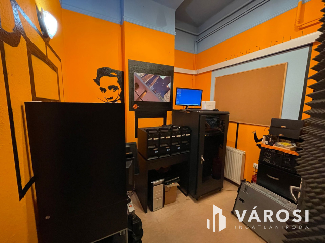 Budai 220 nm alapterületű stúdió
