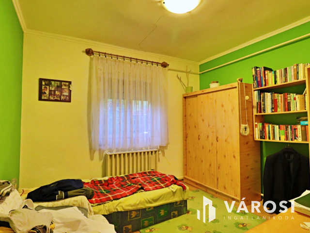 Belvároshoz közeli házrész, saját udvarral, kicsi rezsivel!