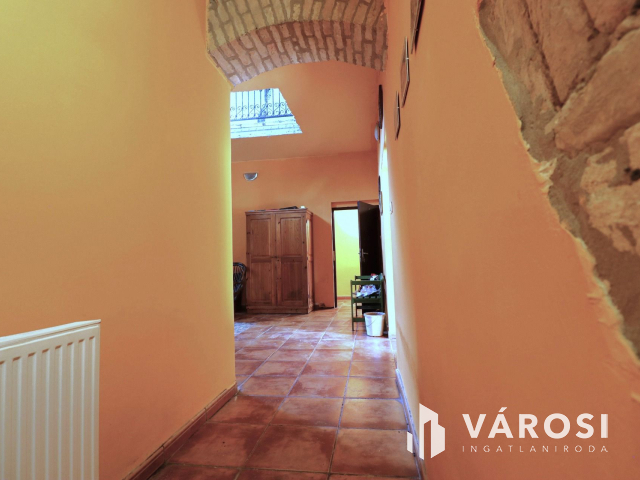 Befektetési lehetőség Vállalkozásra alkalmas 2 szintes ház