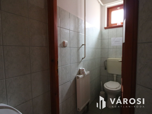 Befektetésre alkalmas irodaház eladó!