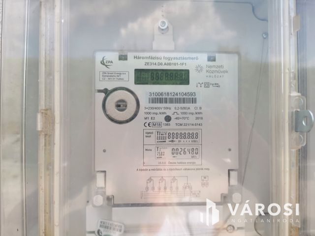 Működő állattartó farm berendezésekkel együtt eladó!