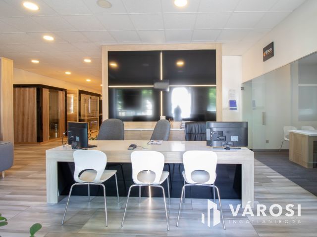 Forgalmas útvonalon 178 m2-es, igényesen felújított ingatlan