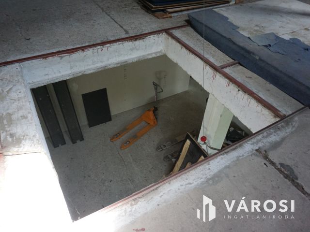 Kistarcsán ipari ingatlan, raktár remek áron!