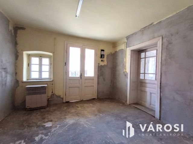 Pásztó, Hasznos: a kis parasztház újjászületésre vár