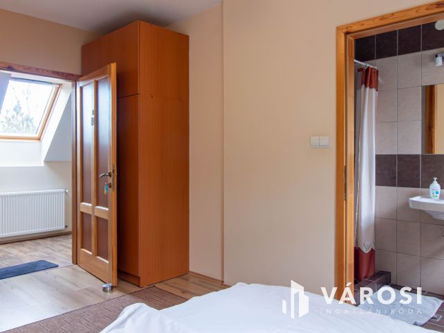 Kiemelkedő befektetési lehetőség Páty központjában!