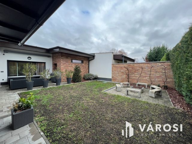 Álomszép luxusotthon, bútorozva eladó