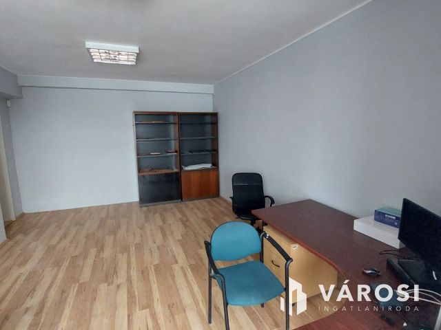 Logisztikai raktár ipari vasút bekötéssel is Szombathelyen