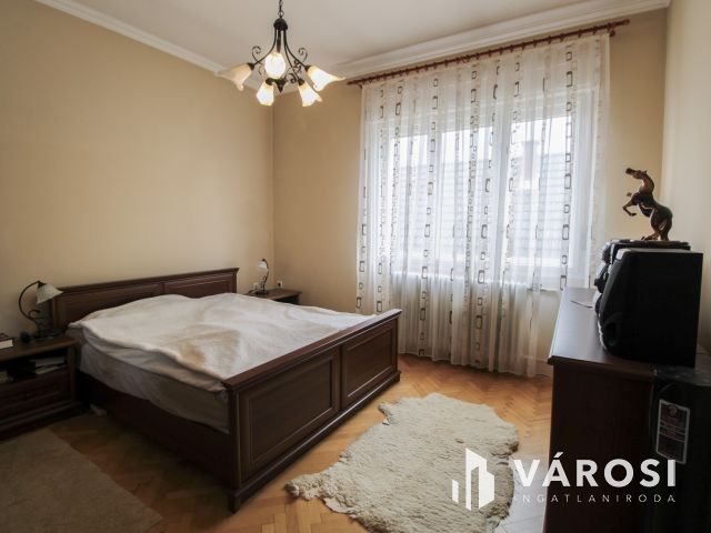 Kényelmes és praktikus: két szintes családi ház eladó