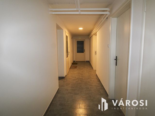 Kényelmes és praktikus: két szintes családi ház eladó