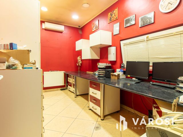 Családi ház és üzleti ingatlan egyben eladó Pátyon !