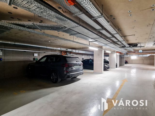 Elektromos autó részére teremgarázs hely eladó