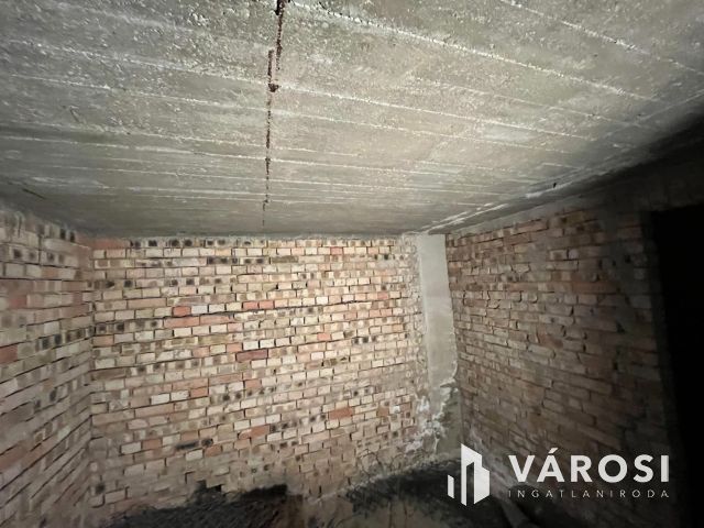 Debreceni, befejezésre váró luxus családi ház eladó!!!