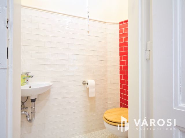 Belvárosi exluzív iroda kiadó