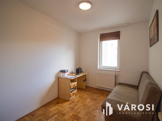 Kiváló lehetőség irodának, lakásnak Győr Baross híd lábánál