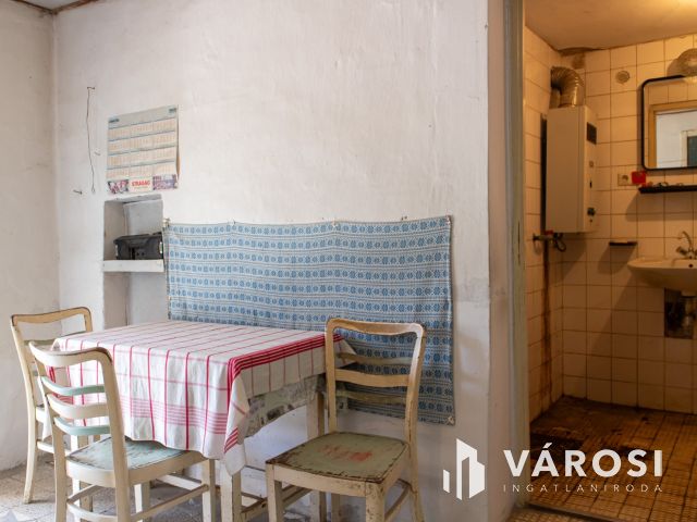 Dávodon tornácos sváb ház eladó