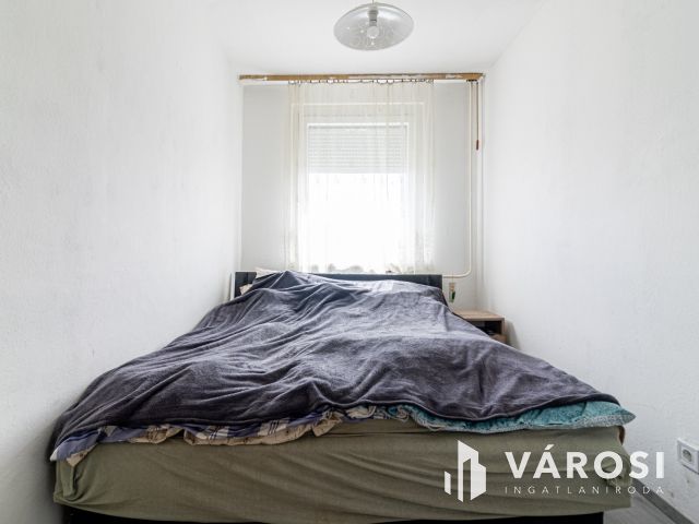 1+2 fészobás részben felújított lakás a Nyár utcában!