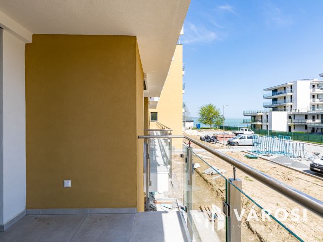 Új építésű, kisebb, megfizethetőbb, Siófok, Ezüstparton