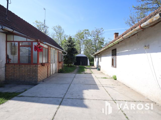 Tanya gazdálkodásra alkalmas területtel