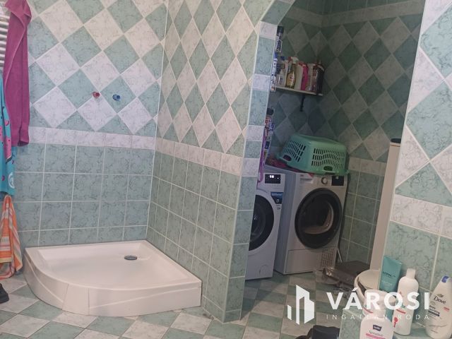 Debrecen-Józsán 3 szoba nappalis Amerikai típusú ház eladó!