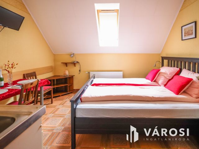 Újszerű, 10 egységből álló apartmanház a Vár tövében