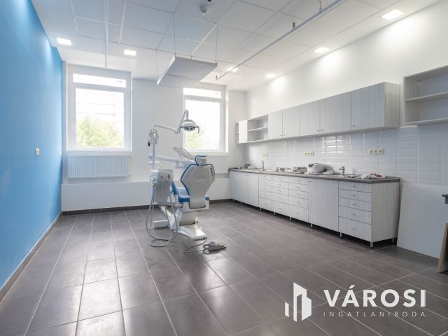 25 m2-es felszerelt, berendezett fogászati rendelő Újbudán
