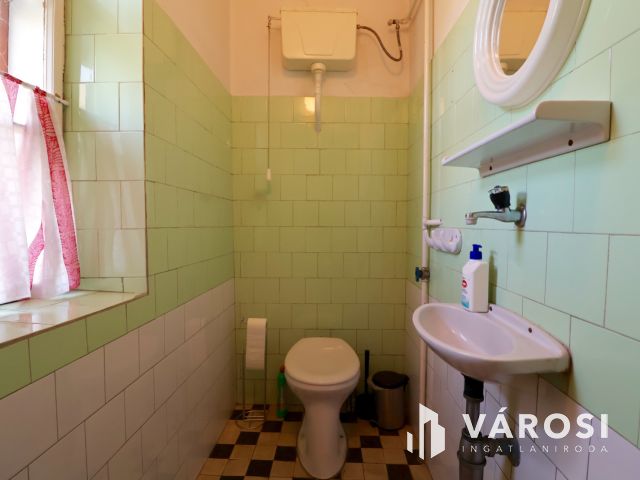 Patinás polgári ház a Kálvin tér közelében