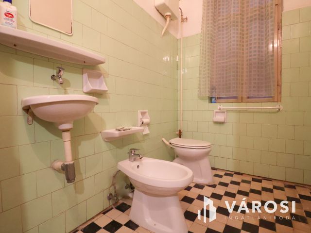 Patinás polgári ház a Kálvin tér közelében