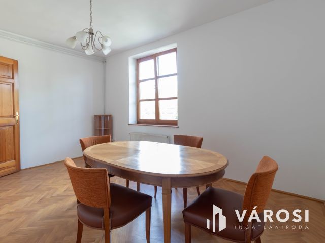 4 szintes, 330 m²-es, önálló irodaház a Tisztviselőtelepen