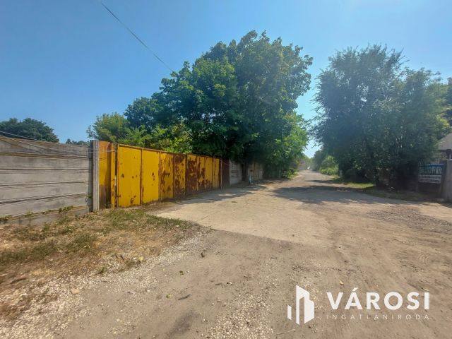 Ipari-logisztikai célokra alkalmas, 3498 m2-es telek, 15.ker