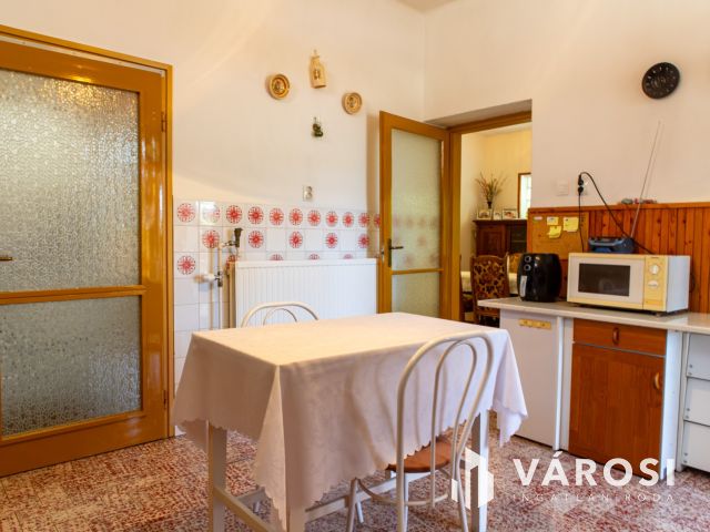 Napelemes családi ház Lánycsók csendes utcájában eladó