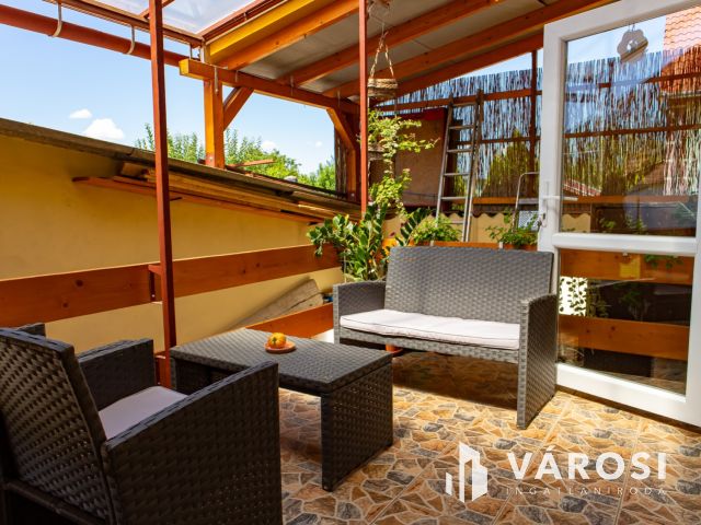 Napelemes családi ház Lánycsók csendes utcájában eladó