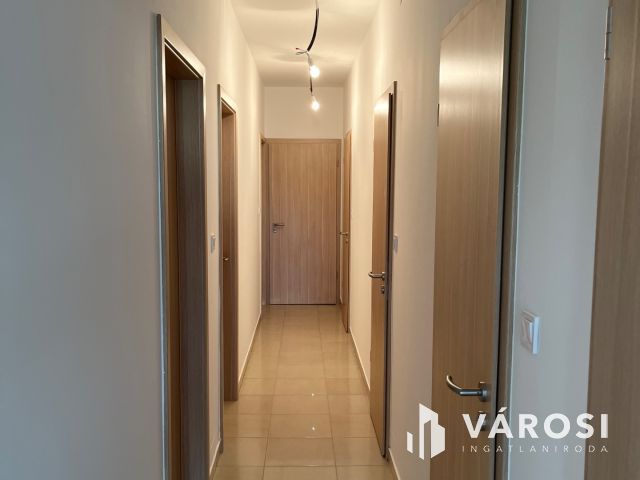 Debrecen mellett, 3 szoba nappalis kulcsrakész ház!