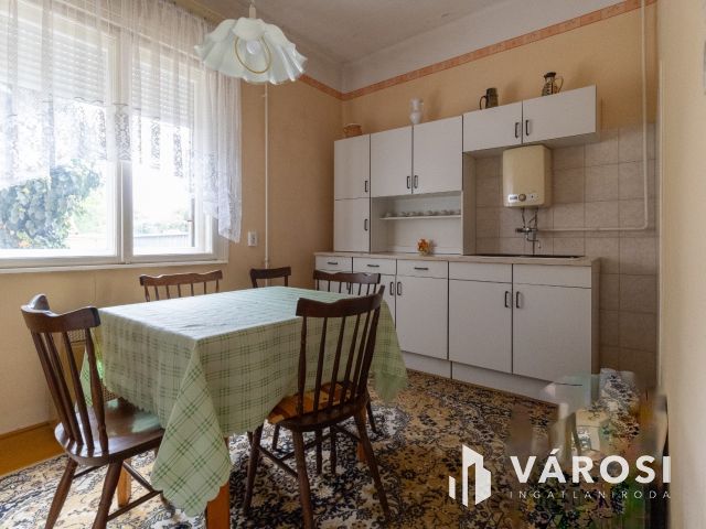 Gondosan karbantartott 2 szobás téglaház