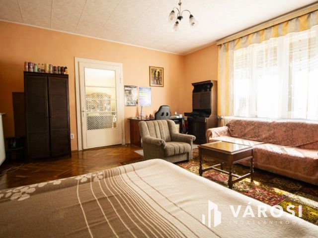 Eladó nagypolgári családi ház Orosháza szívében