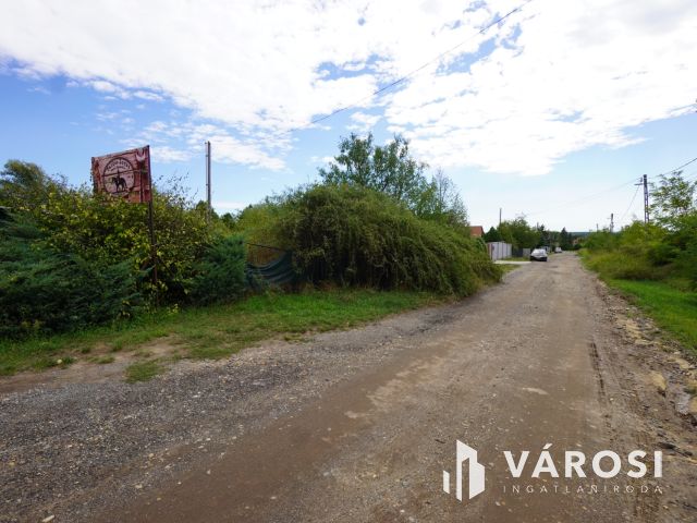 Hatalmas telek eladó Ecseren!