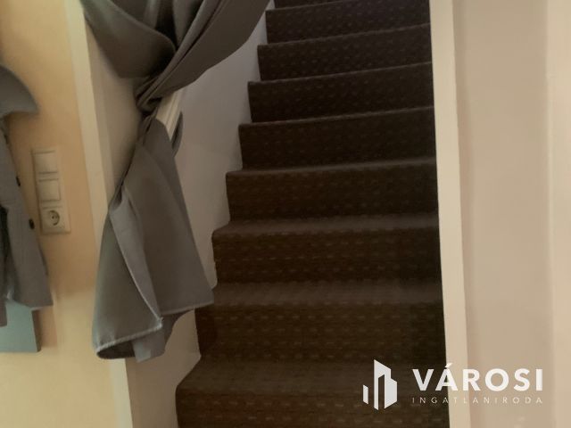 Debrecen-Józsán szép családi ház ,hatalmas műhellyel   eladó