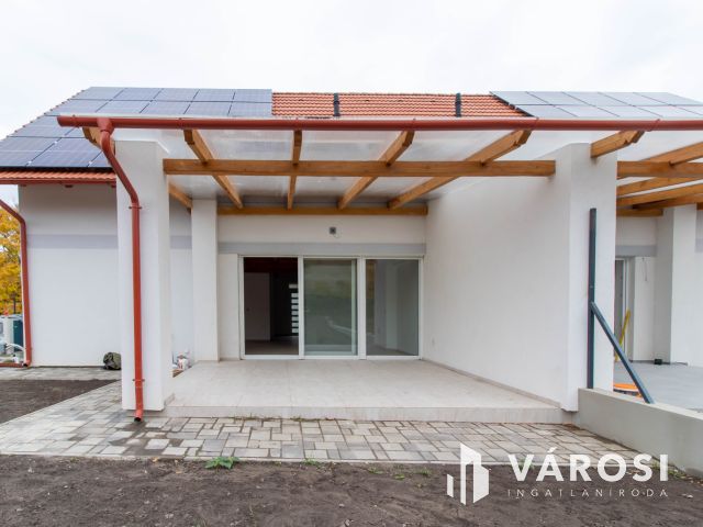 Új Építésű, A+++ Energiabesorolású Ikerház Fél Zsámbékon