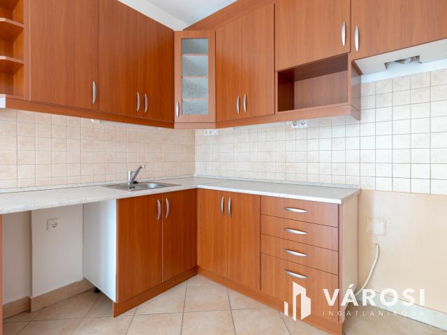 Teraszos, kiskertes 37 m2-es álomlakás eladó Pesterzsébeten