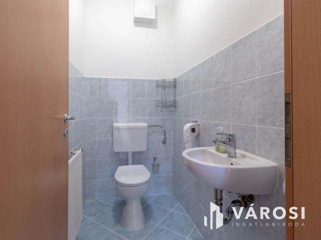 Teraszos, kiskertes 37 m2-es álomlakás eladó Pesterzsébeten