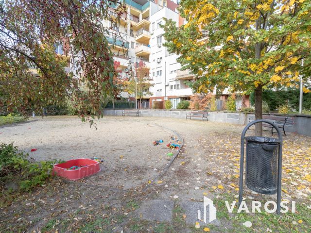 Teraszos, kiskertes 37 m2-es álomlakás eladó Pesterzsébeten