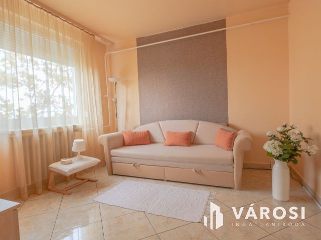 Mindenhez közel Újrókuson