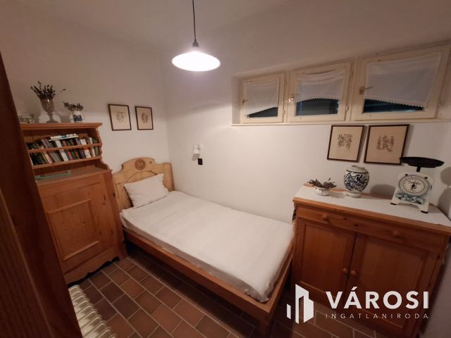 Badacsonyi nyaraló teljes és örök balatoni panorámával eladó