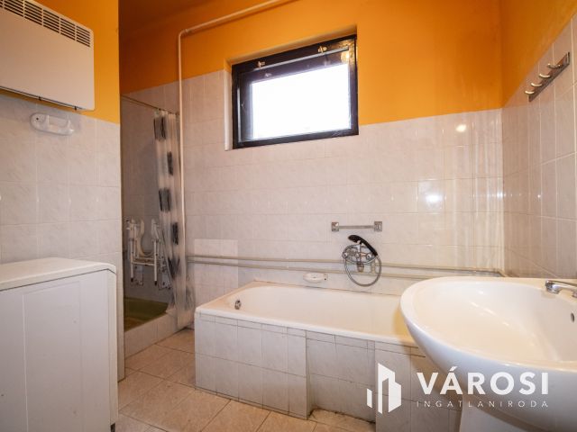 Tégla családi ház Nagybánhegyesen