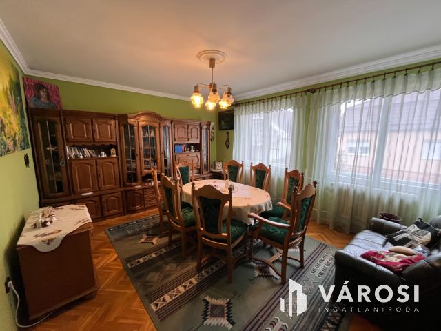 Debreceni 5 Szobás Jó Ház Csendes Kertvárosi Környezetben!