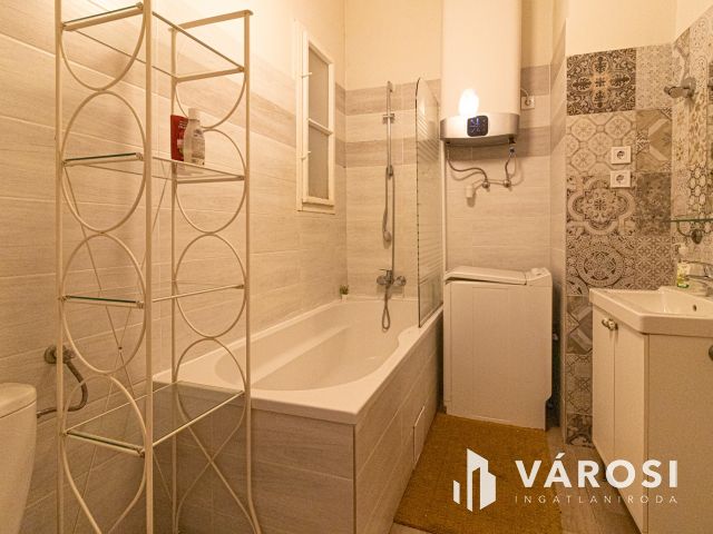 65 m2-es jó állapotú lakás a Nagy Diófa utcában!