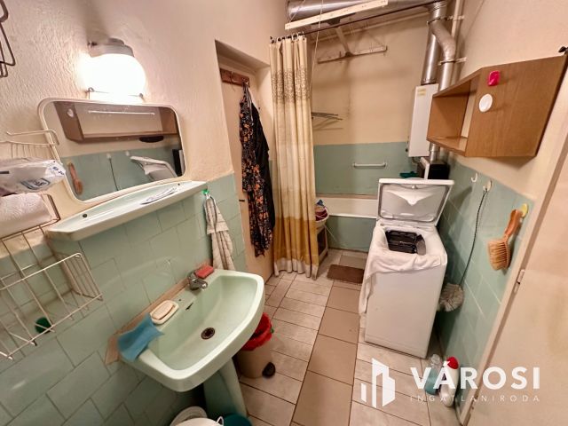 Felújítandó ikerház reális áron eladó!