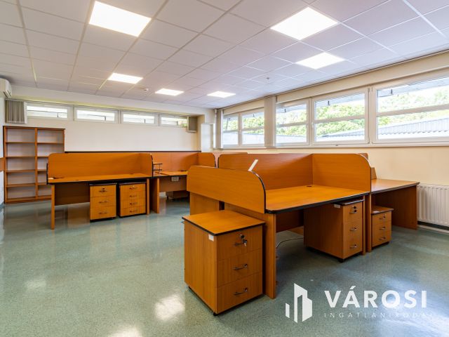 Zuglóban, M3 bevezetőnél, eladó II. emeleti irodaszint