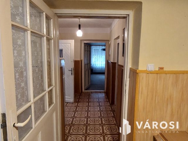 Kis ház nagy telekkel - Buj községben