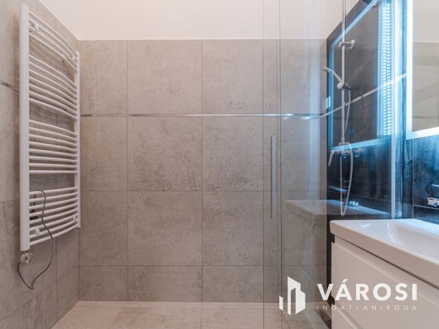 Akár lakni akár befektetni Vásárhely belvárosában 01