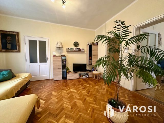 Sokoldalú lehetőségeket kínáló családi ház ELADÓ!